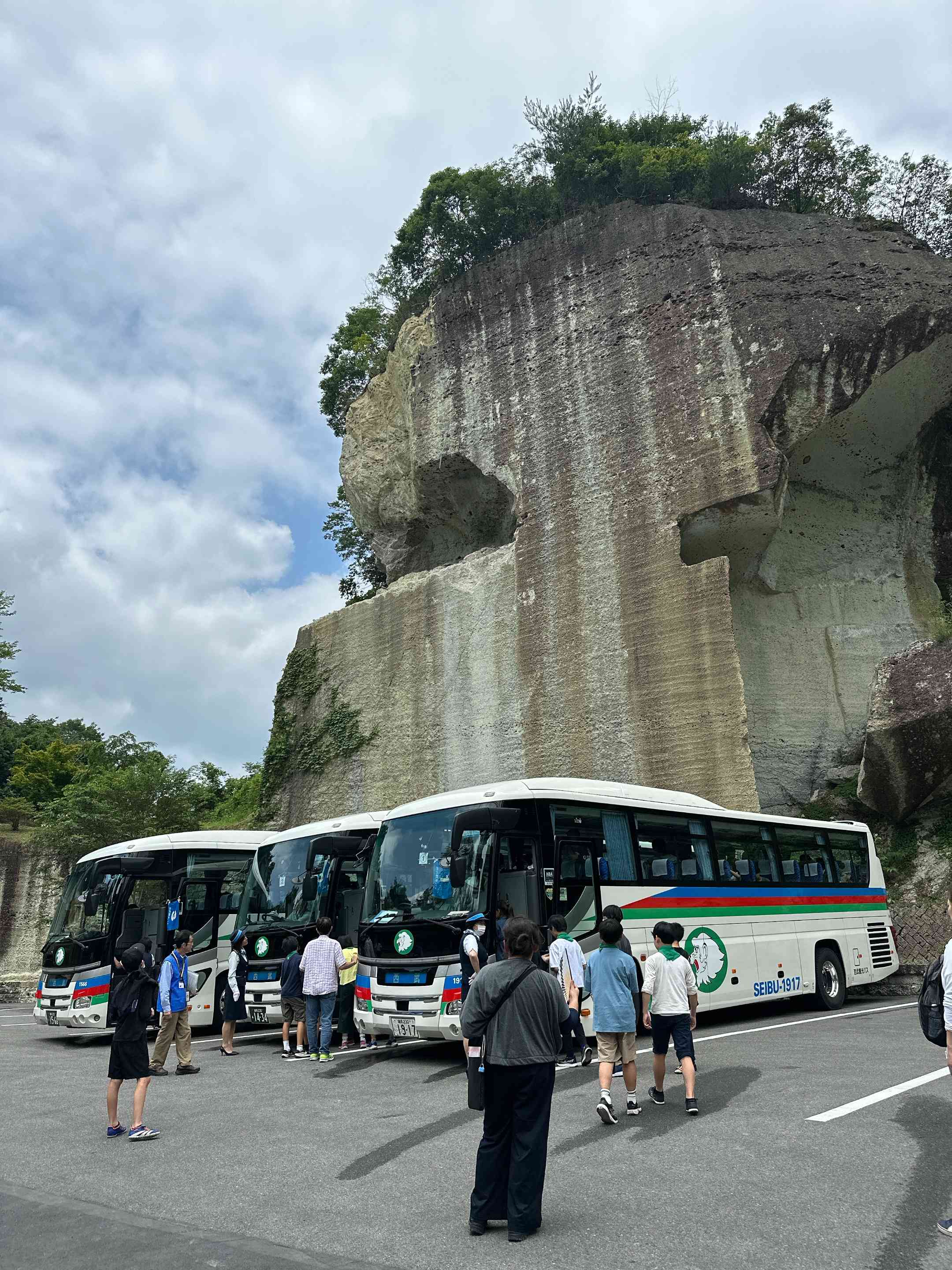 9B949AEC-514C-4A41-AA40-AFD4FA6950F7